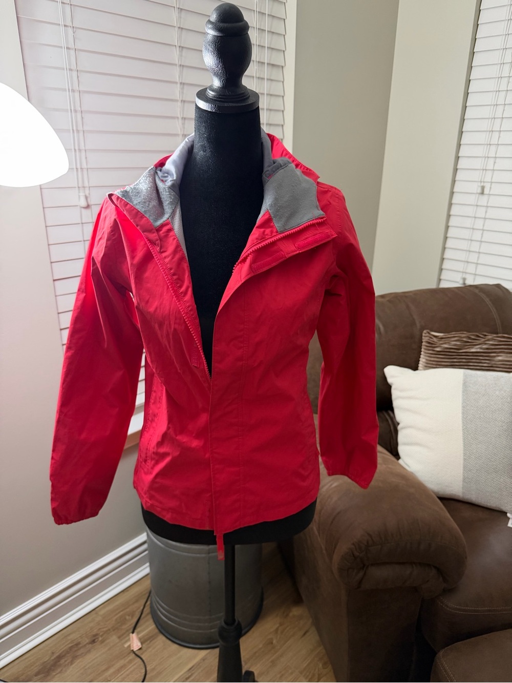 Kids girls Lightweight pink Hooded Jacket the North Face medium 10/12